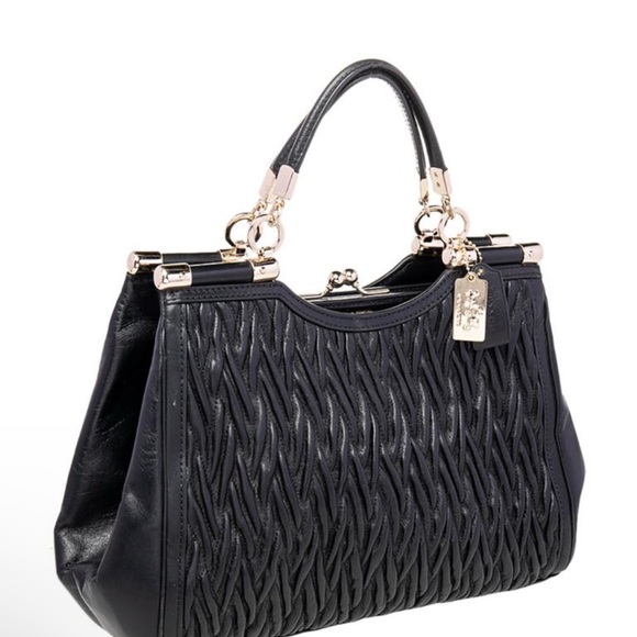 🔥SOLD🔥🔥COACH CARRIE Leather Handbag🔥 - Picture 2 of 10